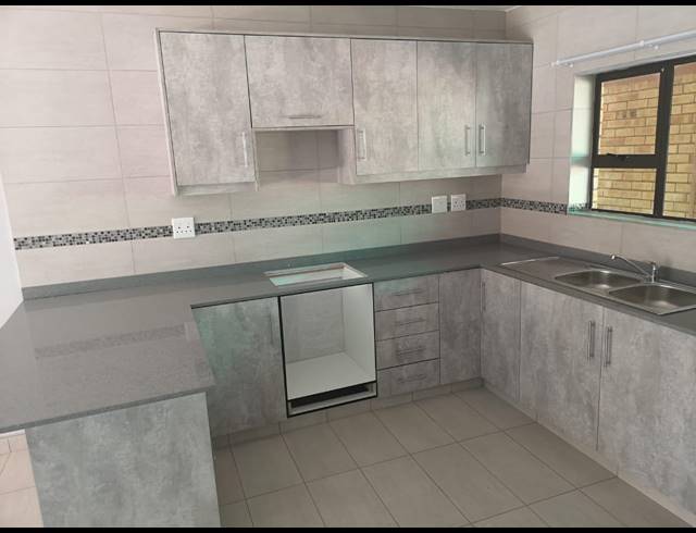 2 BEDROOM APARTMENT TO LET IN PRESTBURY